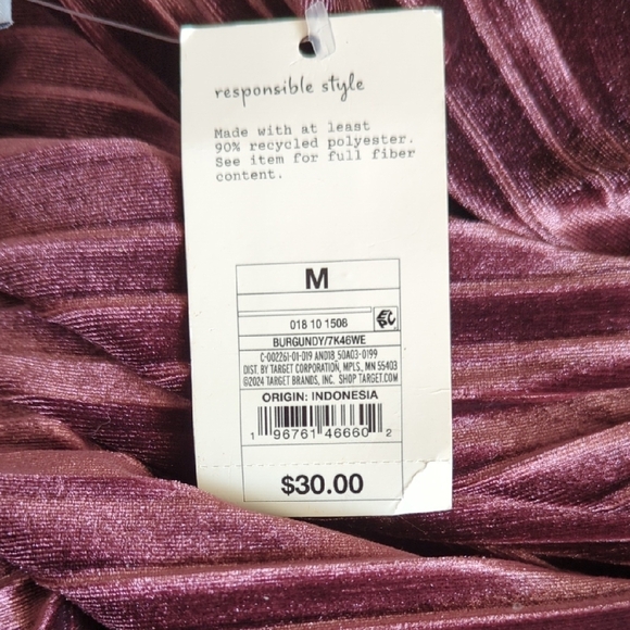 IndiDine Burgundy Two-Piece Set - Picture 4 of 5